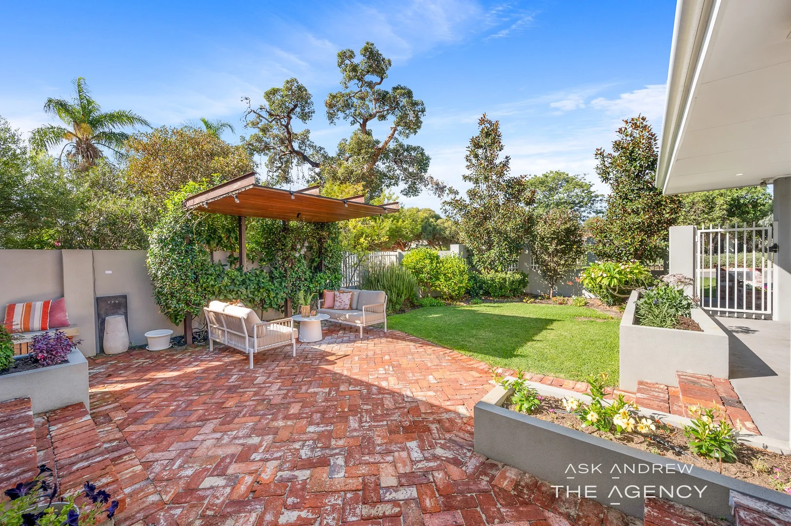11 Cormack Road, Alfred Cove WA 6154