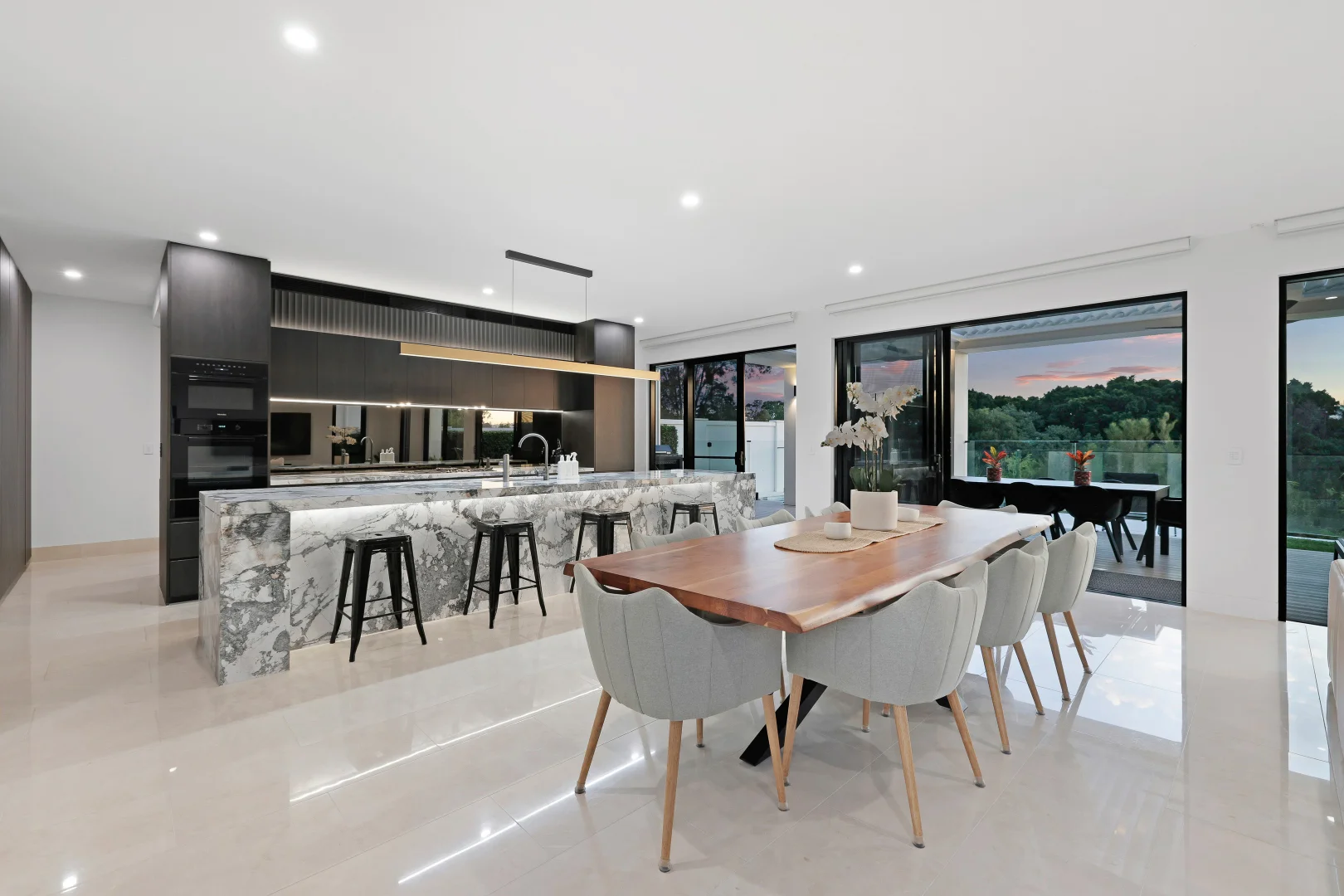 Additional image 3 of 25 The Boulevarde, Benowa QLD 4217