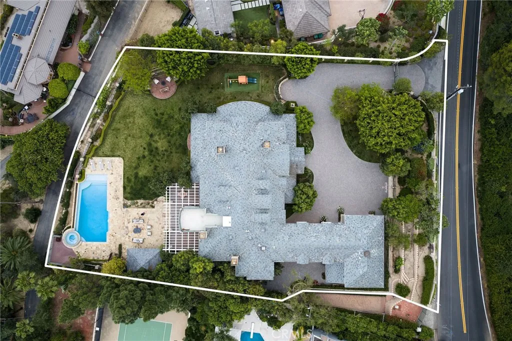 11262 Skyline Dr, North Tustin, CA 92705