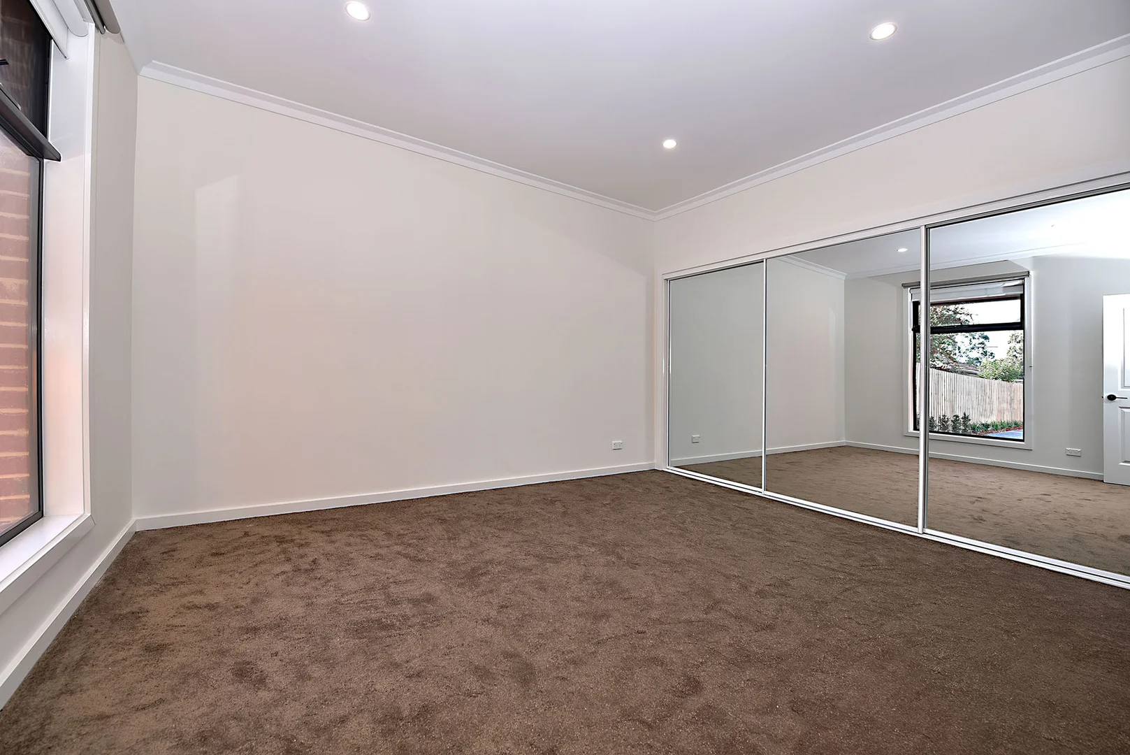 Additional image 5 of 2/398 Springvale Road, Glen Waverley VIC 3150