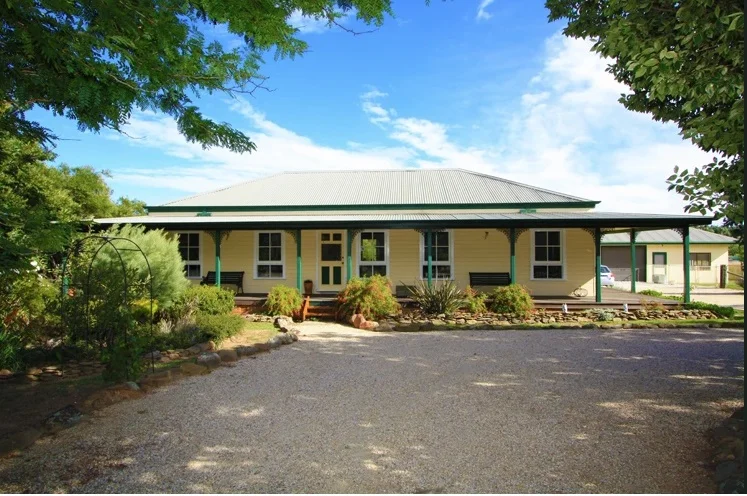 37 Weeroona Drive, Wamboin NSW 2620