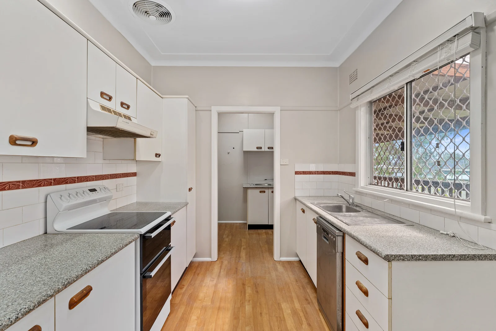 179 The Boulevarde, Miranda NSW 2228 photo 4