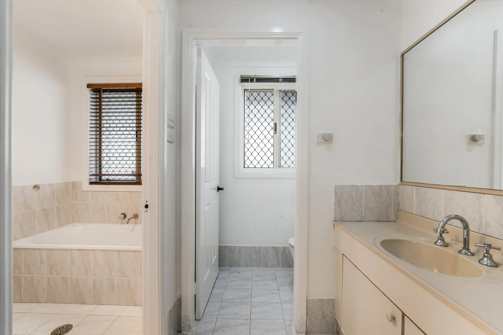 Additional image 14 of 90 Donalbain Circuit, Rosemeadow NSW 2560