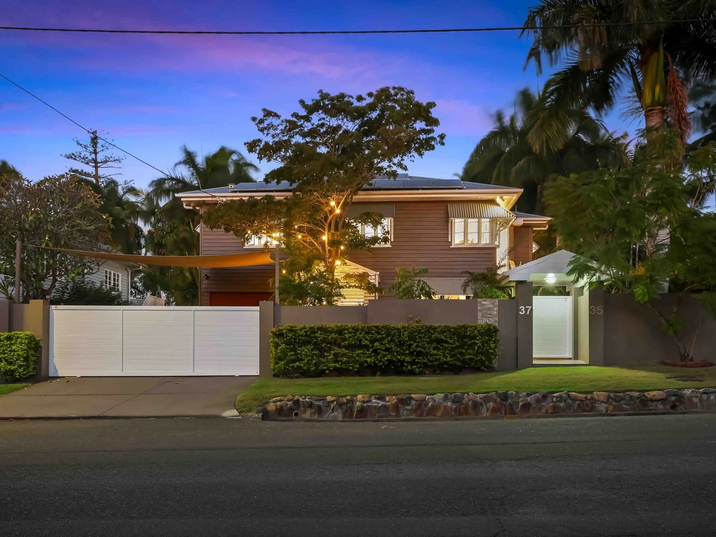 35-37 Sydney Street, Labrador QLD 4215