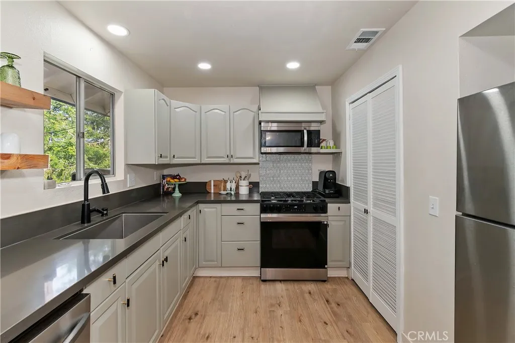 Additional image 15 of 696 Rose Lane, Twin Peaks, CA 92391