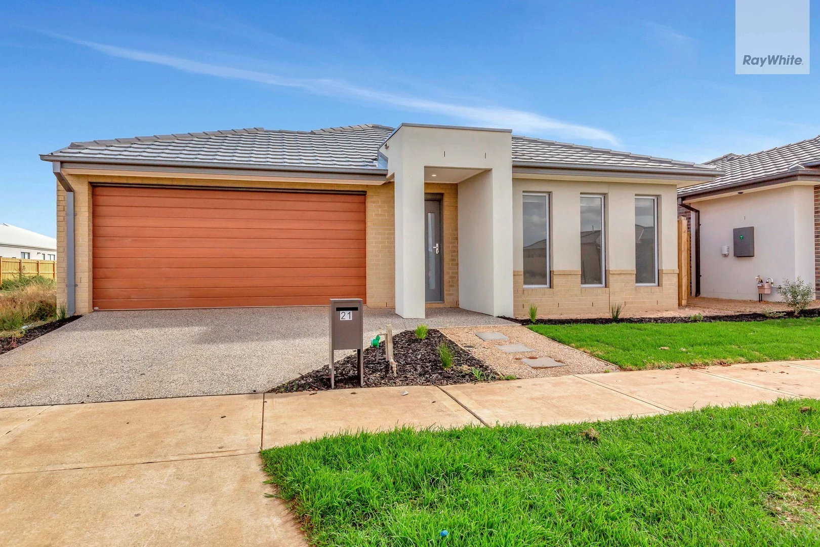 21 Bluestar Grove, Thornhill Park VIC 3335