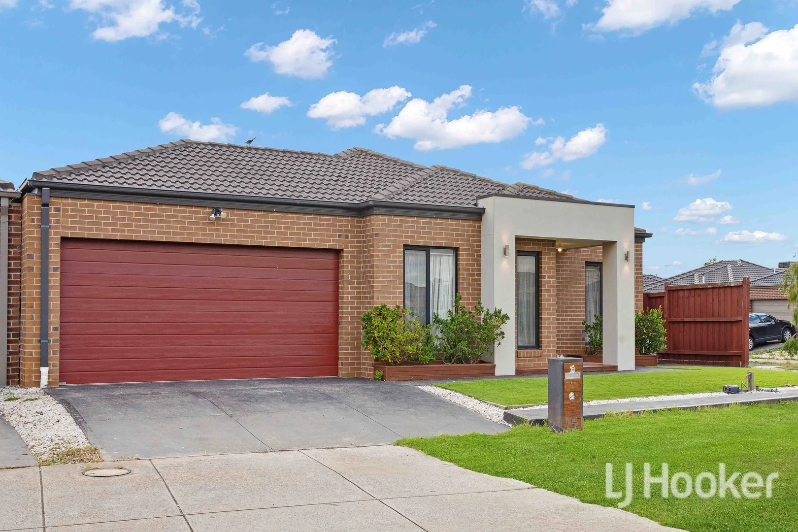 19 Leyana Crescent, Brookfield VIC 3338