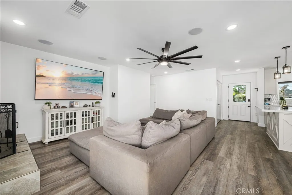 Additional image 79 of 3246 N Marwick Ave, Long Beach, CA 90808