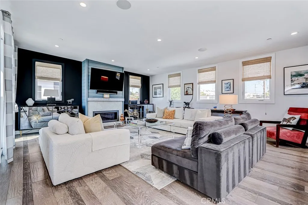 Additional image 8 of 1074 7th St, Hermosa Beach, CA 90254