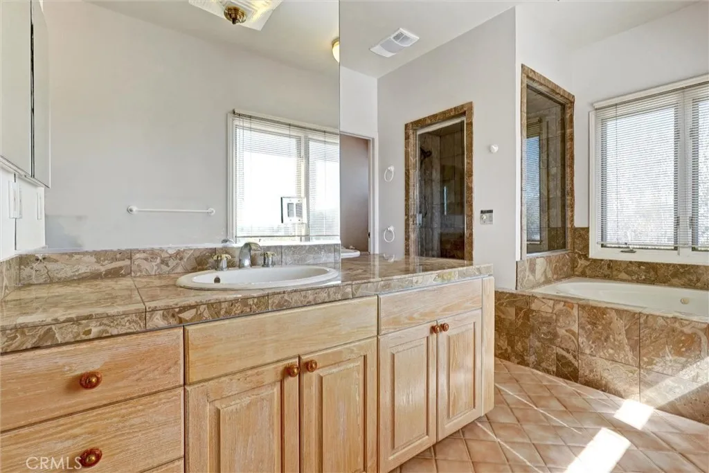 Additional image 43 of 12134 Lawler St, Los Angeles, CA 90066