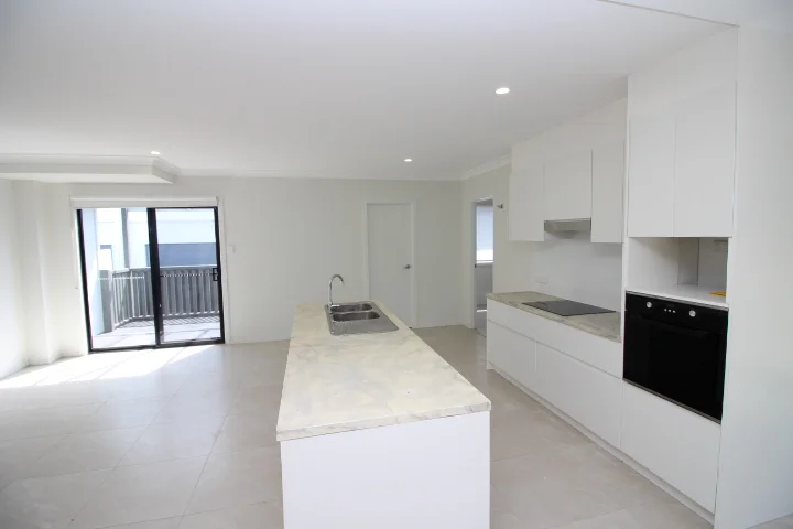 Additional image 3 of 2/166 Muir Street, Labrador QLD 4215