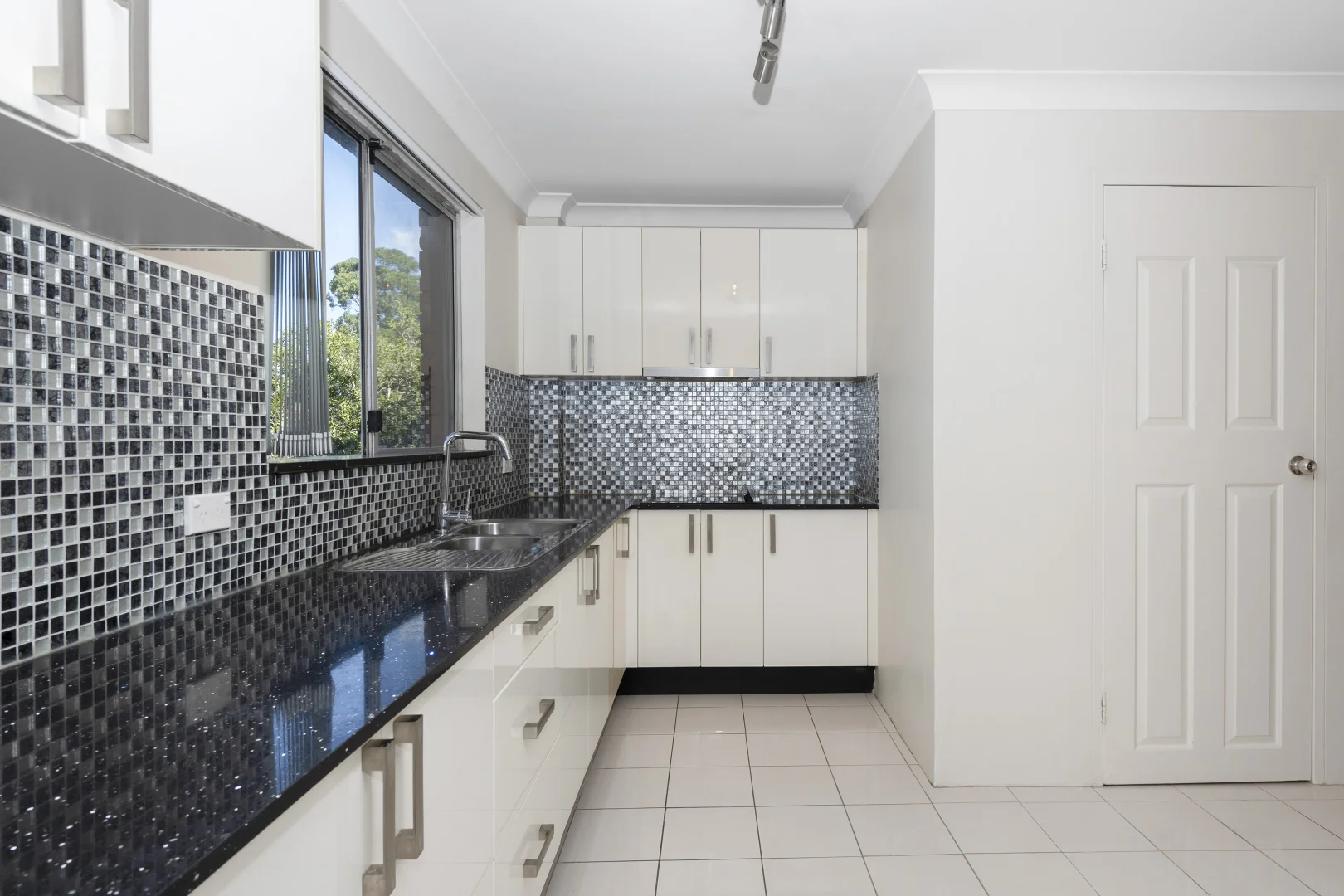 Additional image 2 of 23/7-9 Queens Road, Westmead NSW 2145