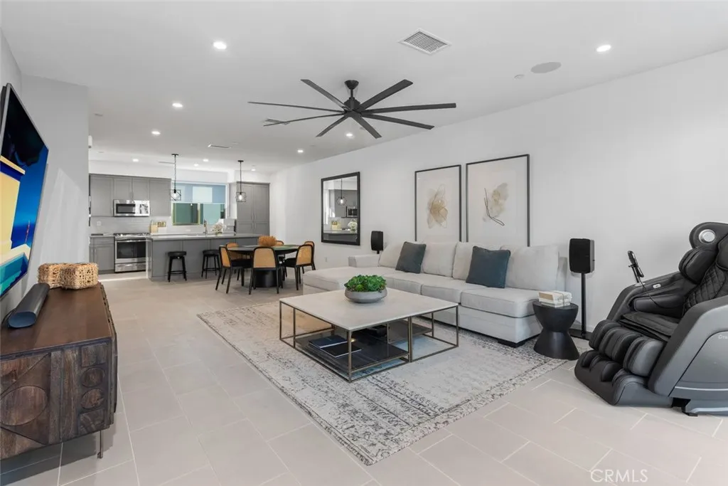 Additional image 16 of 203 Placemark, Irvine, CA 92614