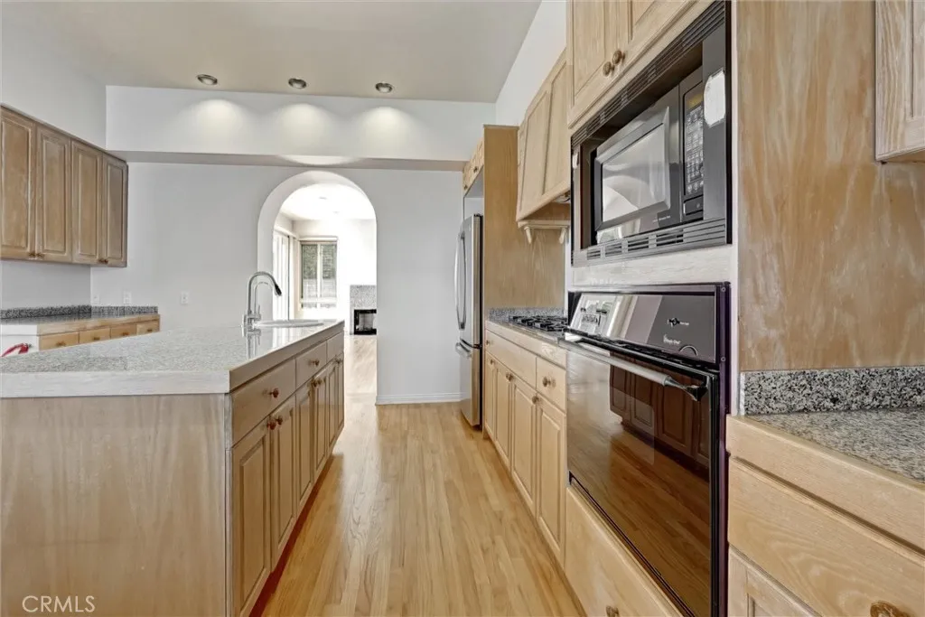 Additional image 77 of 12134 Lawler St, Los Angeles, CA 90066