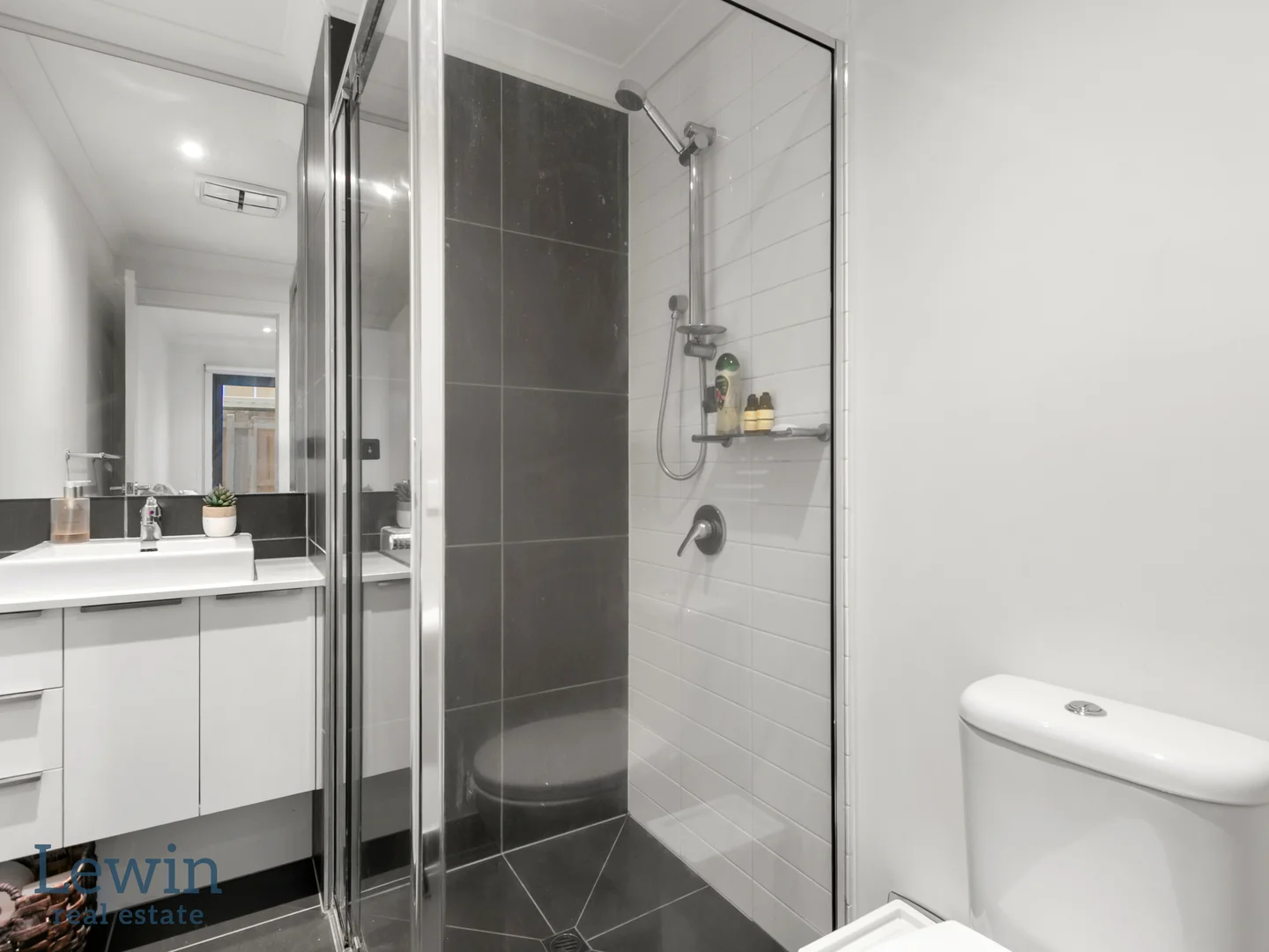 Additional image 9 of 2/3 Station Street, Mentone VIC 3194