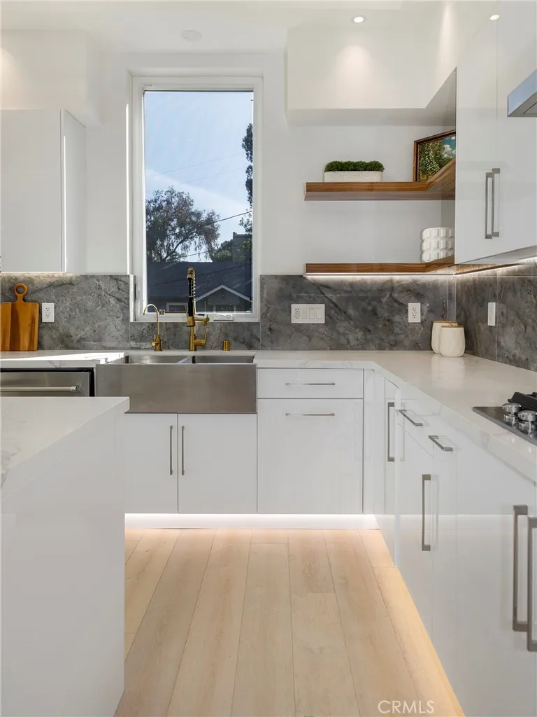 Additional image 89 of 2309 Cove Avenue, Los Angeles, CA 90039