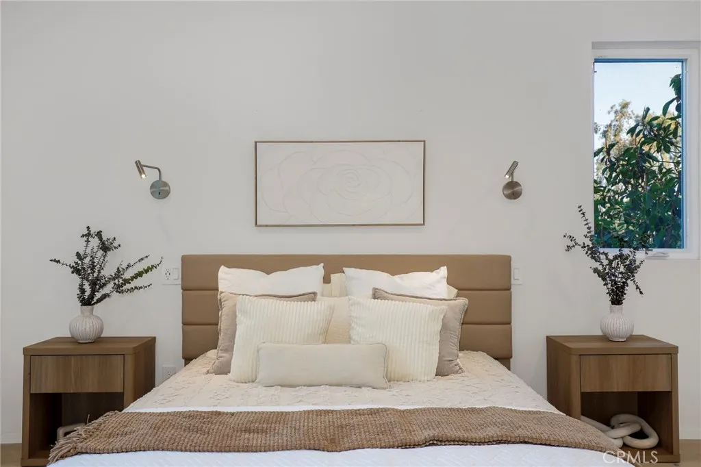 Additional image 98 of 2309 Cove Avenue, Los Angeles, CA 90039
