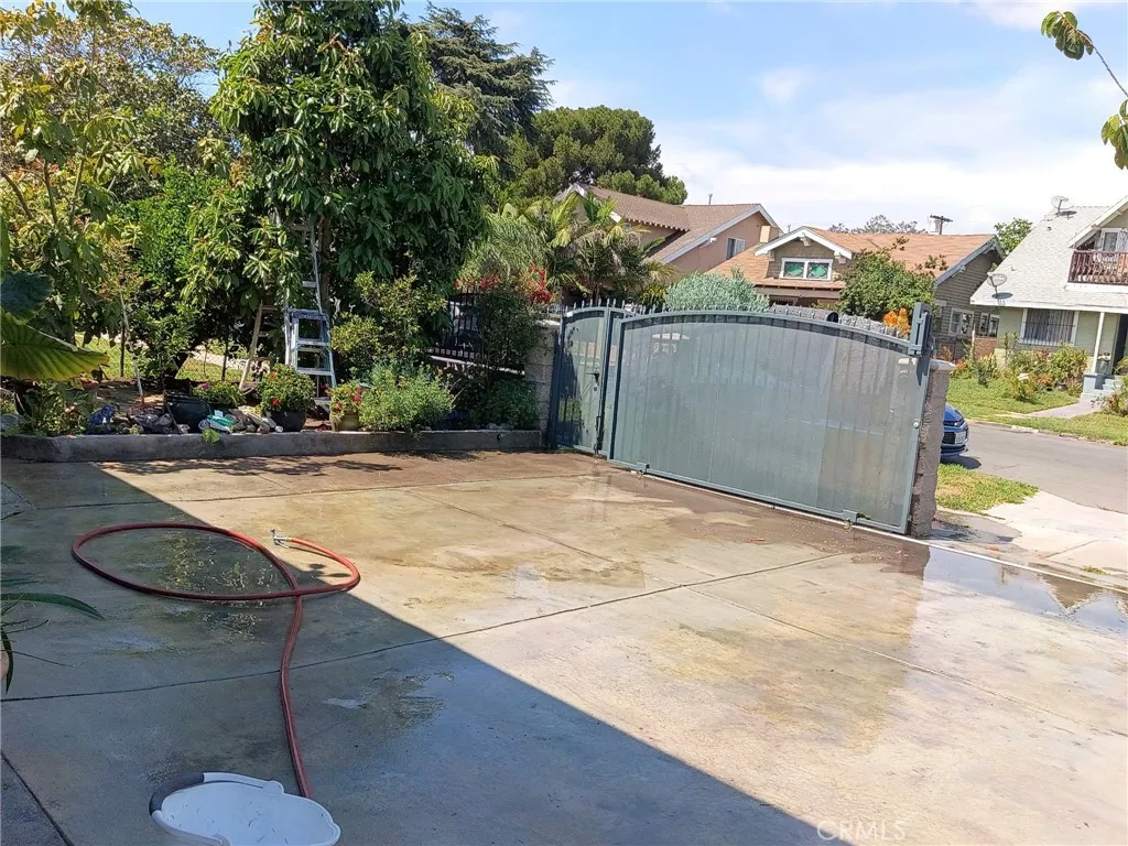 Additional image 21 of 1046 W 49th St, Los Angeles, CA 90037