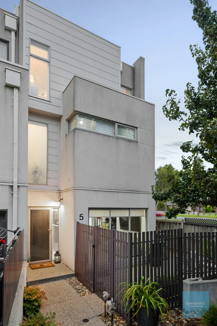 Additional image 2 of 5/25 Boathouse Drive, Caroline Springs VIC 3023