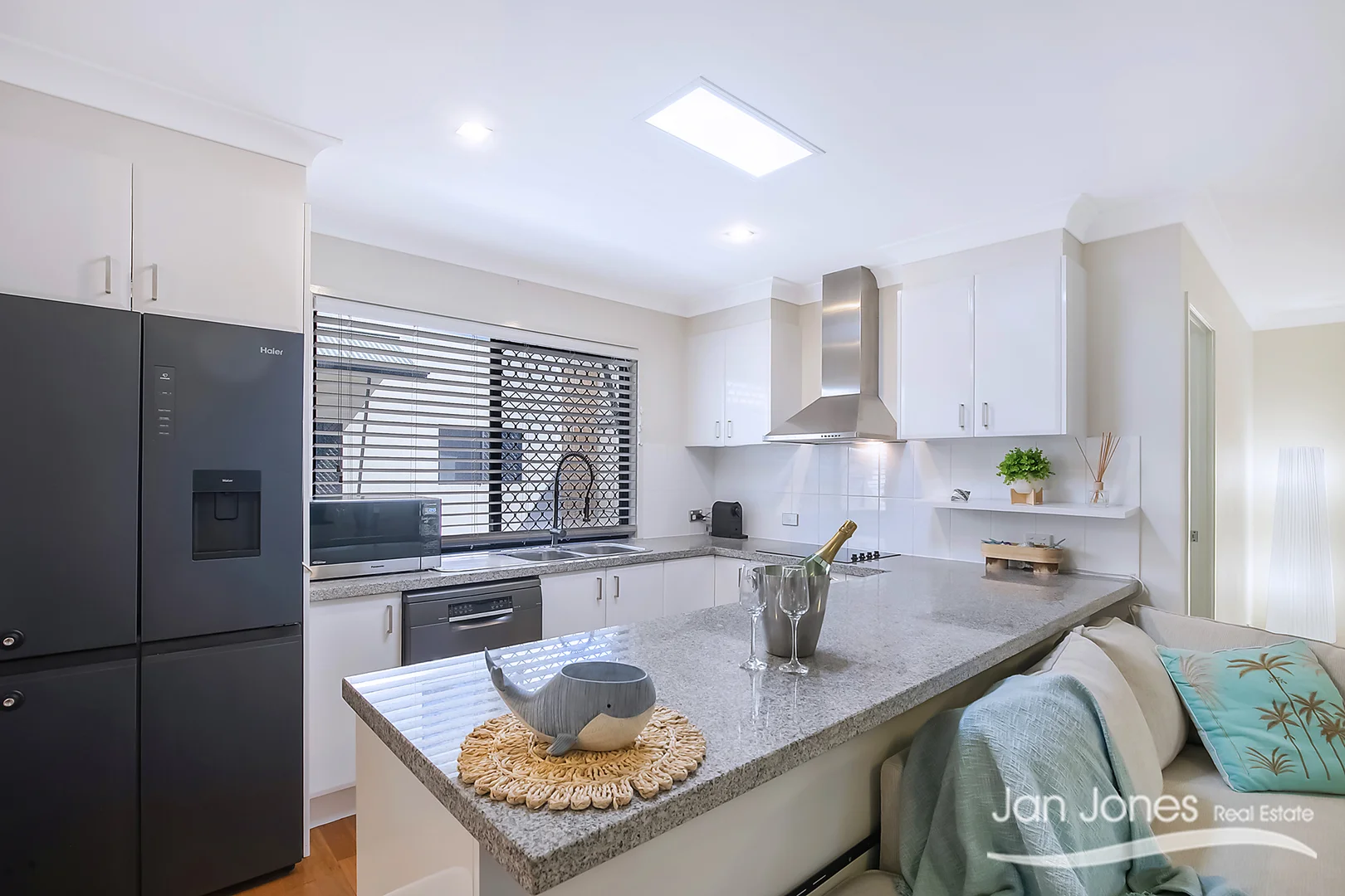 Additional image 9 of Unit 8/12-14 Georgina Street, Woody Point QLD 4019