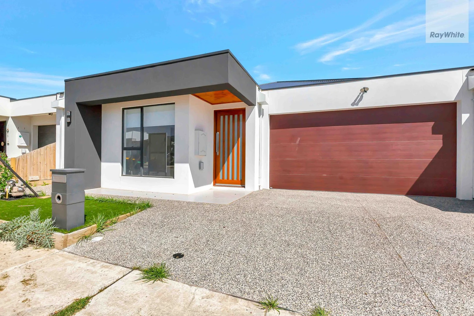 18 Bracegirdle Drive, Mickleham VIC 3064