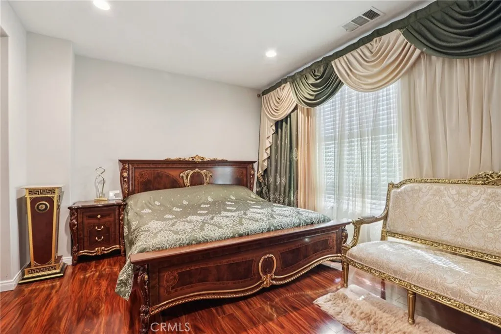 Additional image 14 of 13225 Victory Boulevard, Valley Glen, CA 91401