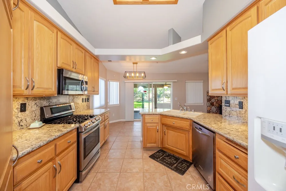 Additional image 45 of 7084 Aster Rd, Oak Hills, CA 92344