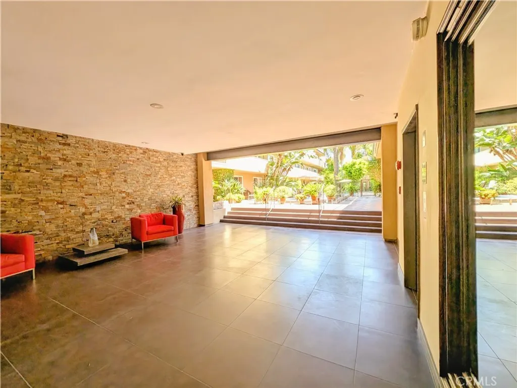 Additional image 20 of 970 Palm Avenue Unit 215, West Hollywood, CA 90069