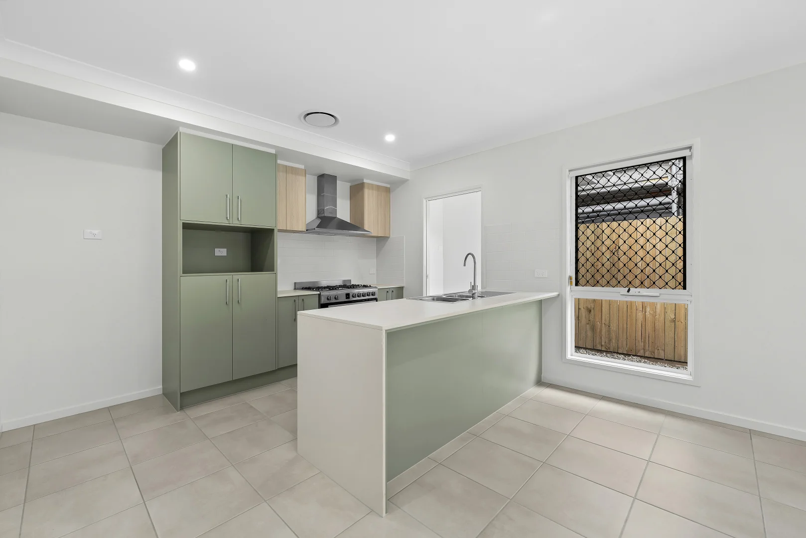 24 Wallum Crescent, Warner QLD 4500 photo 5