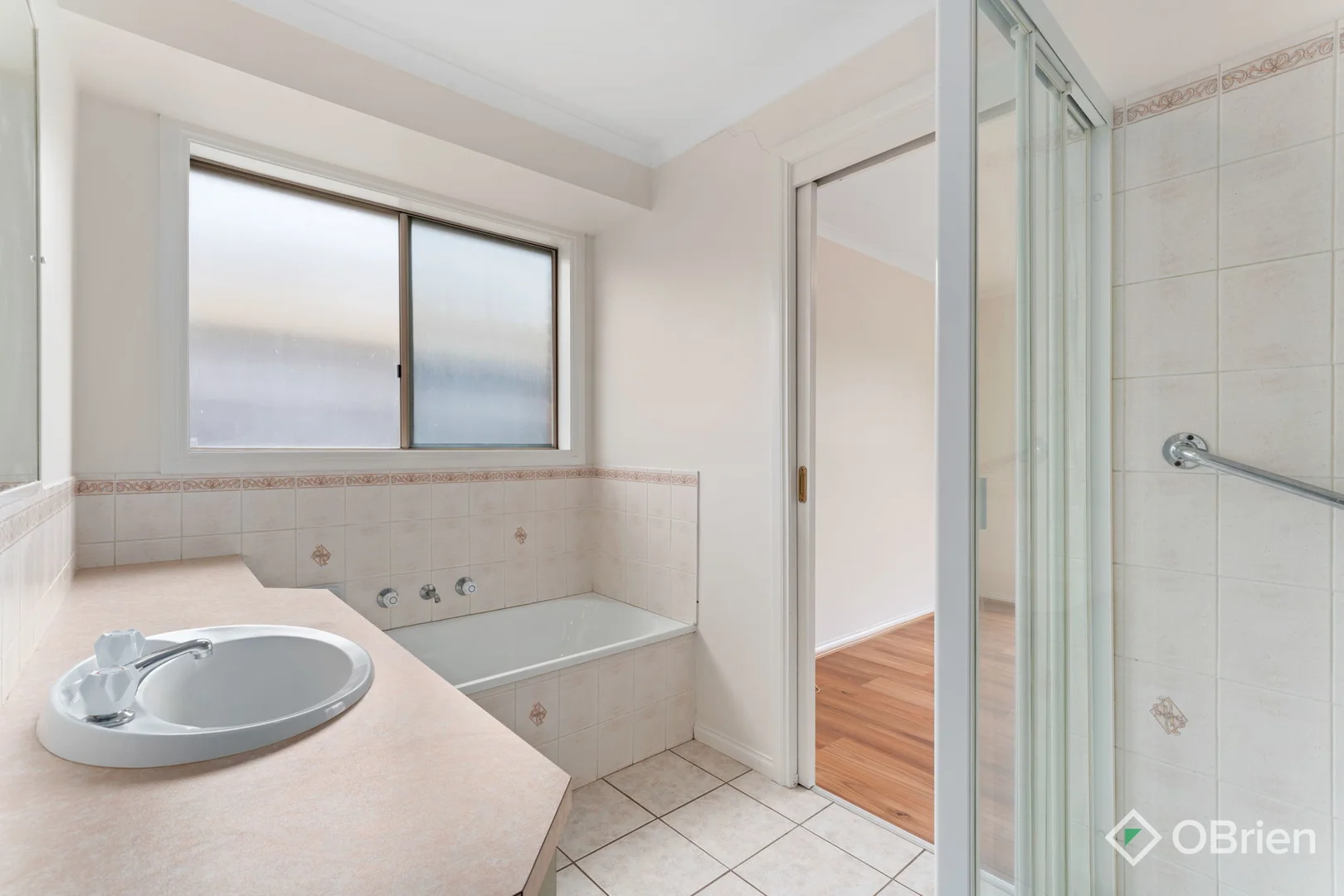 Additional image 5 of 1/39 Bemersyde Drive, Berwick VIC 3806