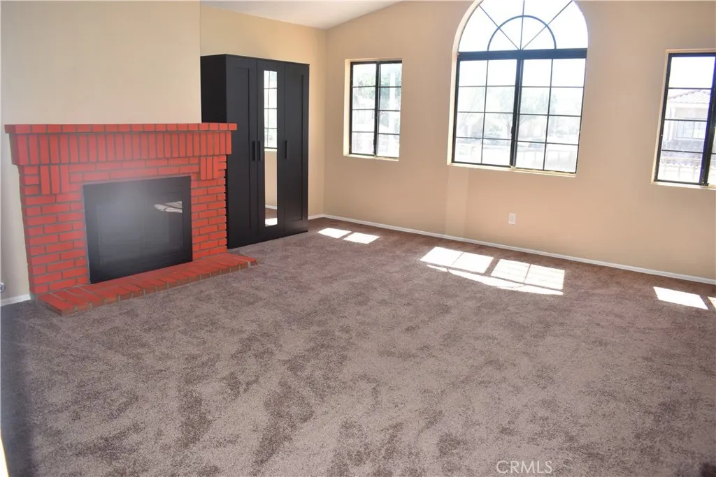 325 Rainbow Ter, Palmdale, CA 93551