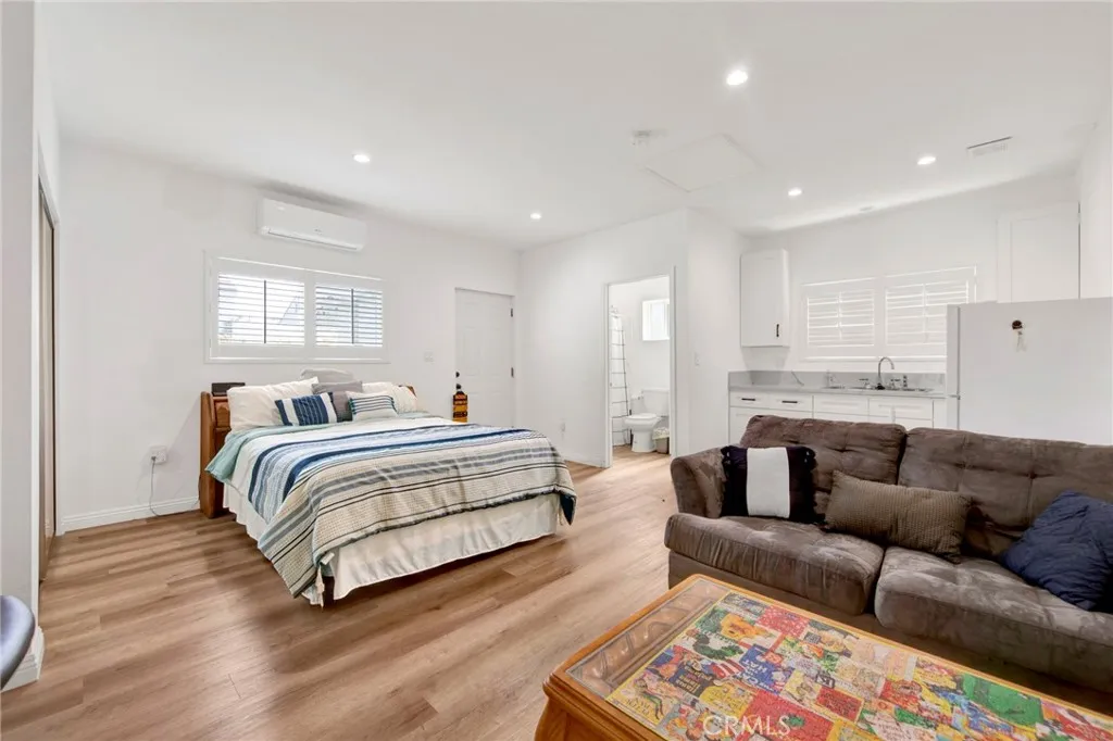 Additional image 51 of 2149 Cullivan Street, Los Angeles, CA 90047