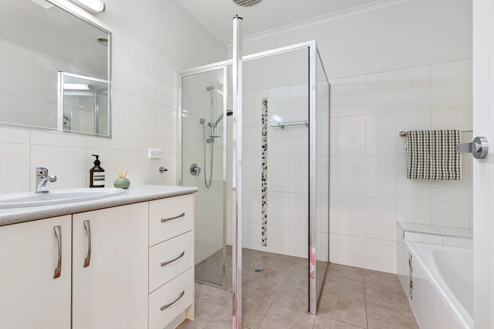 Additional image 16 of 209 Sim Street, Black Hill VIC 3350