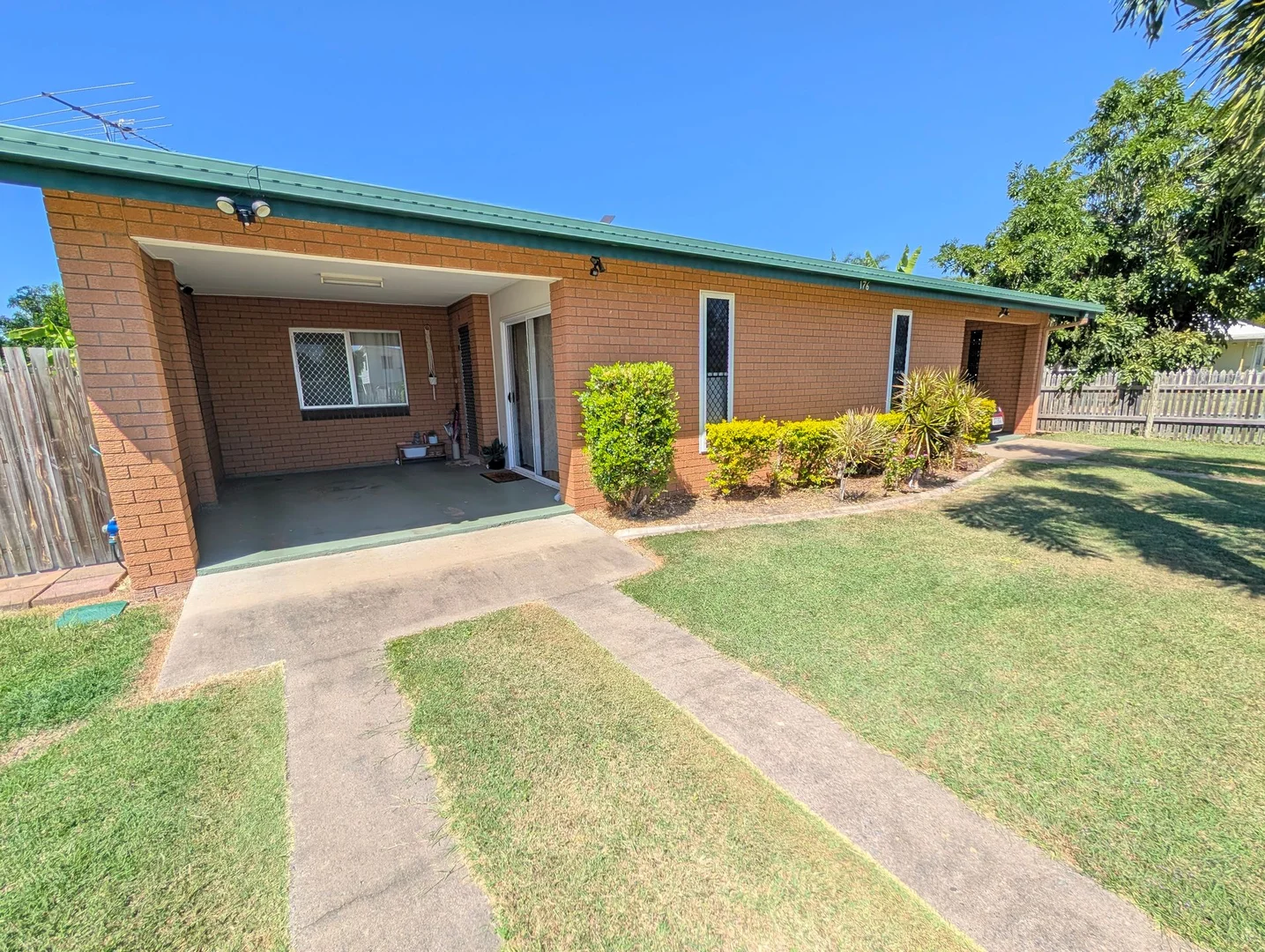 176 Richardson Rd, Park Avenue QLD 4701 photo 2