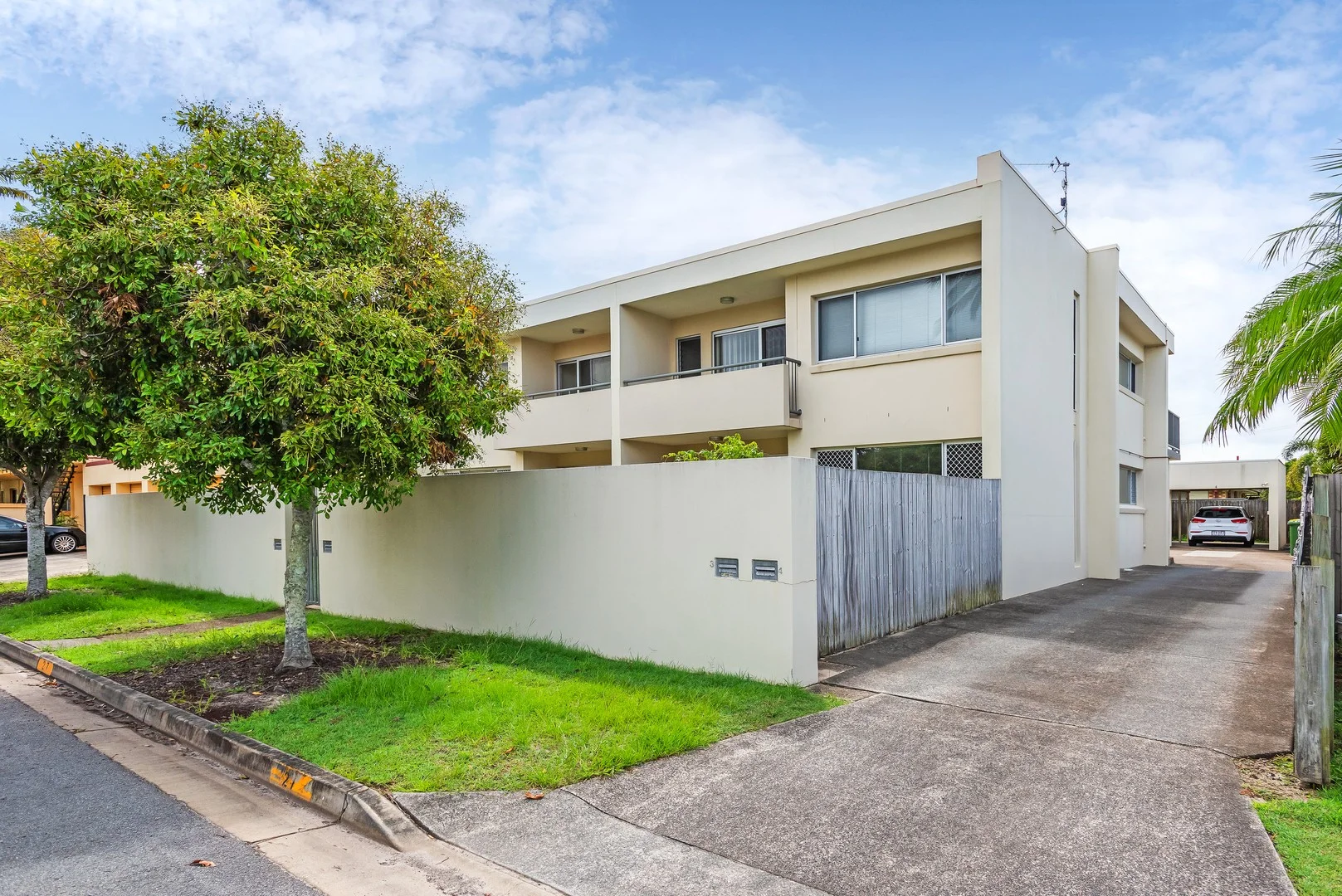 2/27 Mallard Avenue, Paradise Point QLD 4216
