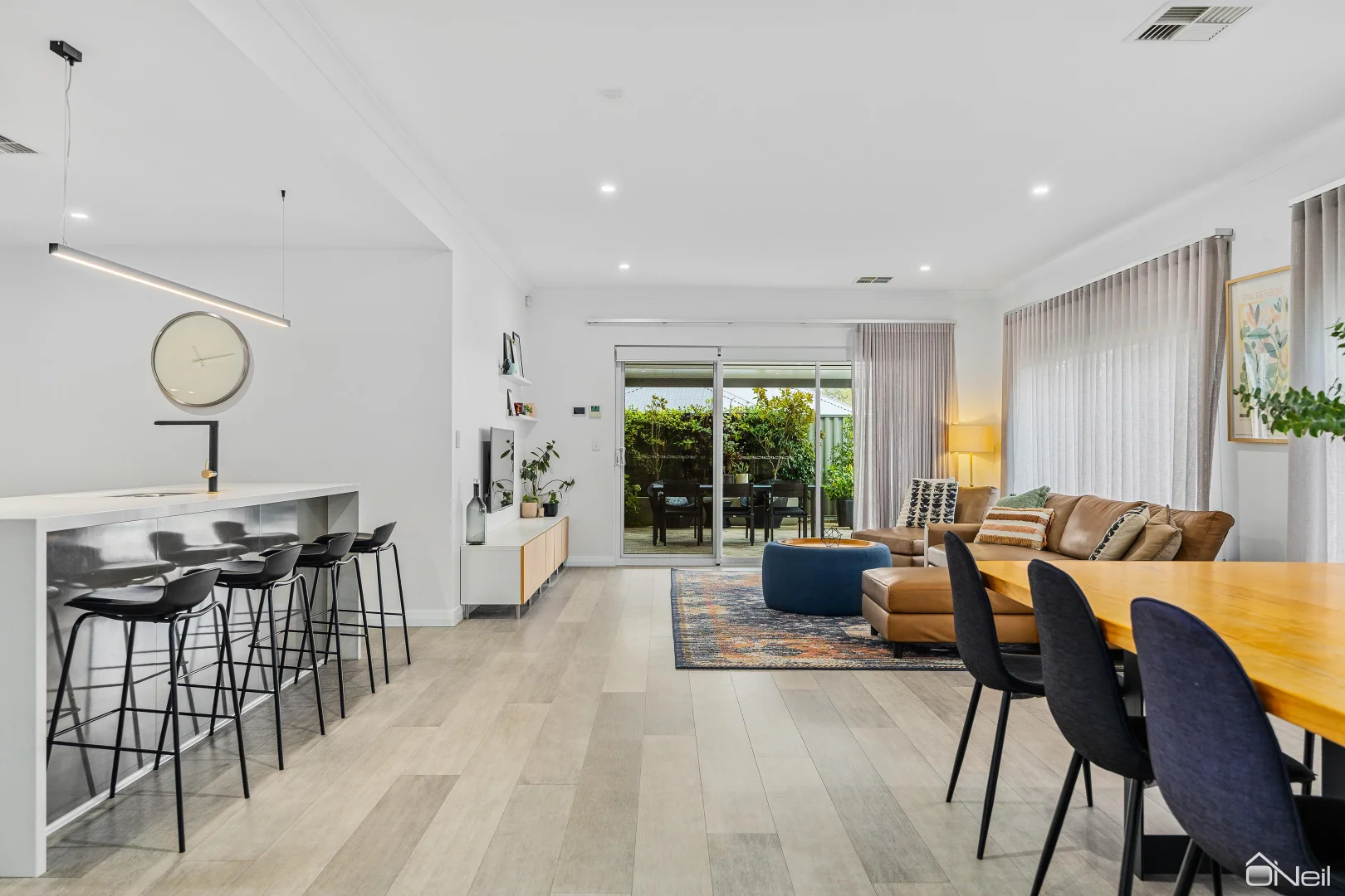 1 Exeter Court, Piara Waters WA 6112 photo 3