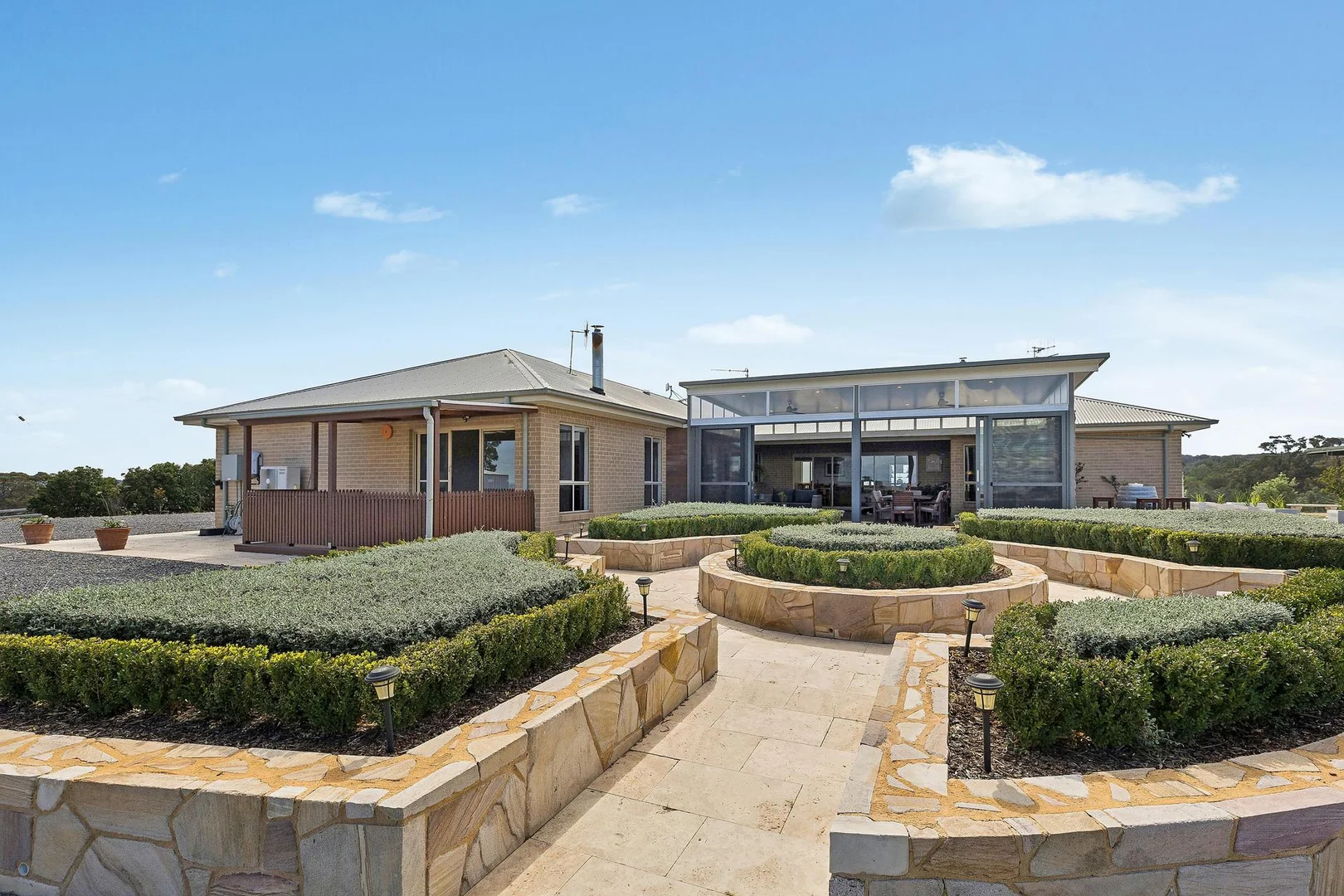 Additional image 3 of 33 Yass Valley Way, Yass NSW 2582