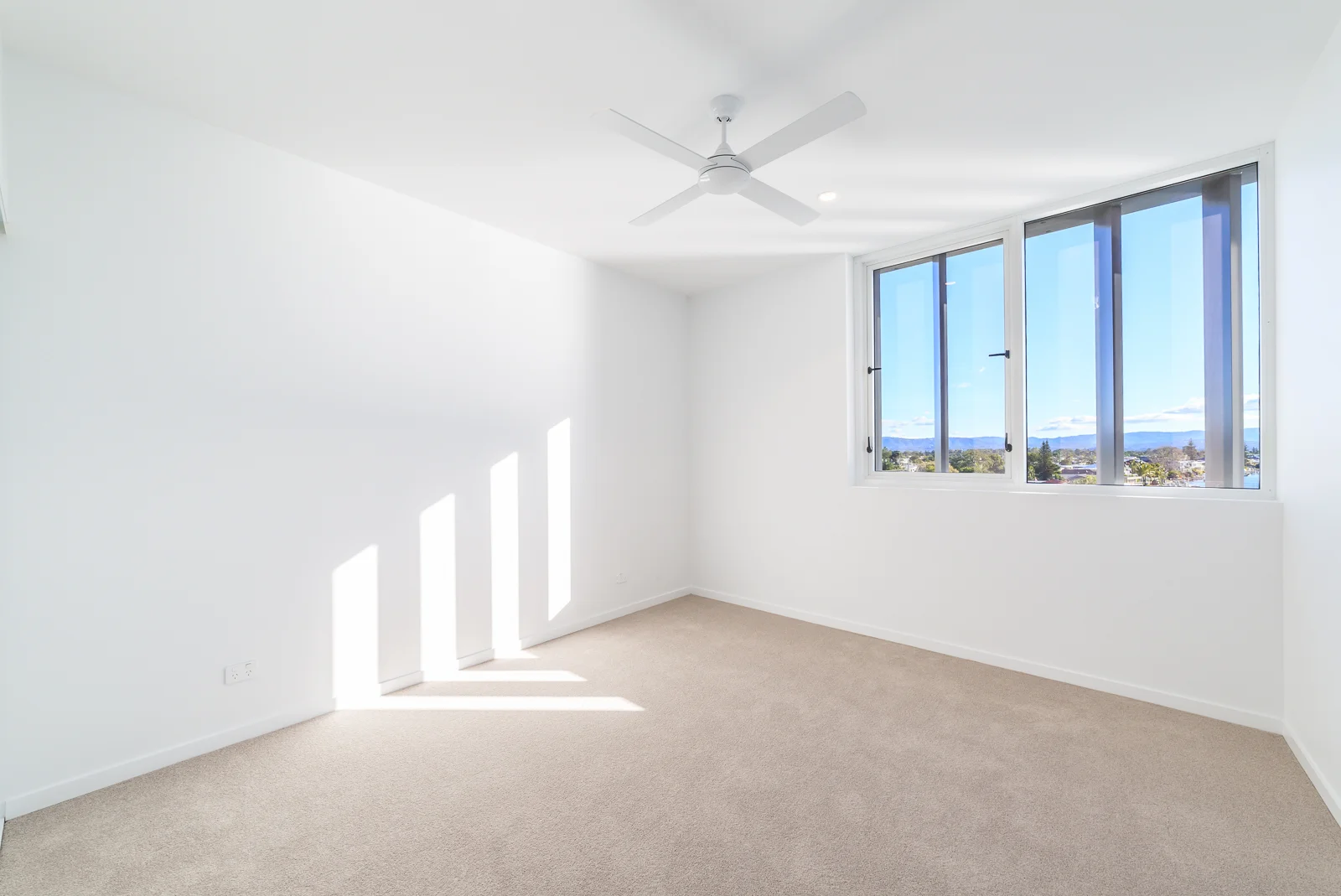 Additional image 5 of 404/19 Cannes Avenue, Surfers Paradise QLD 4217