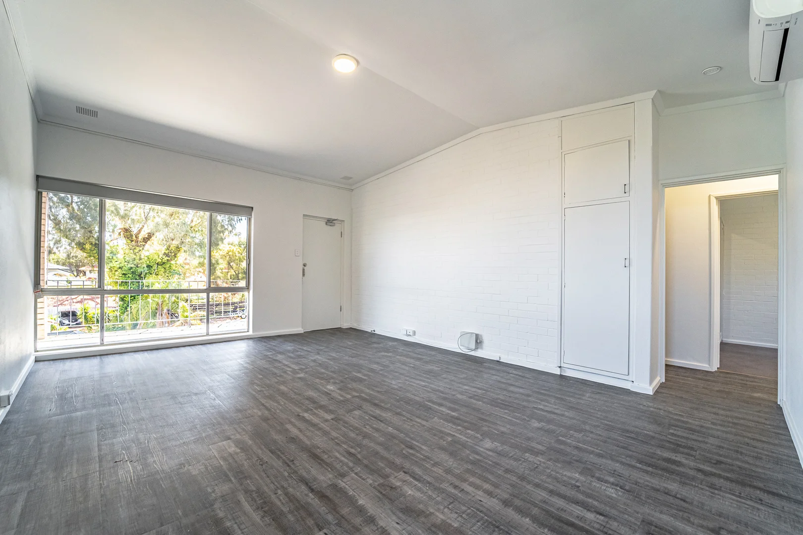 2/77 Matheson Rd, Applecross WA 6153 photo 2