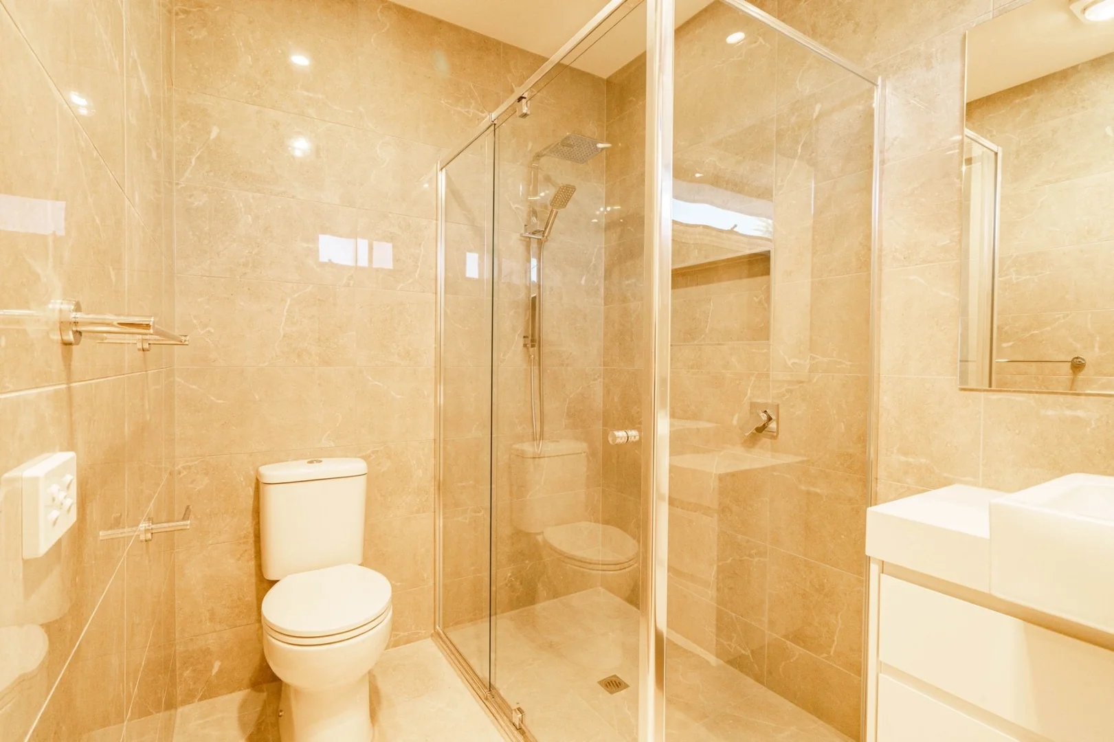Additional image 11 of 2/322 Blackburn Road, Glen Waverley VIC 3150