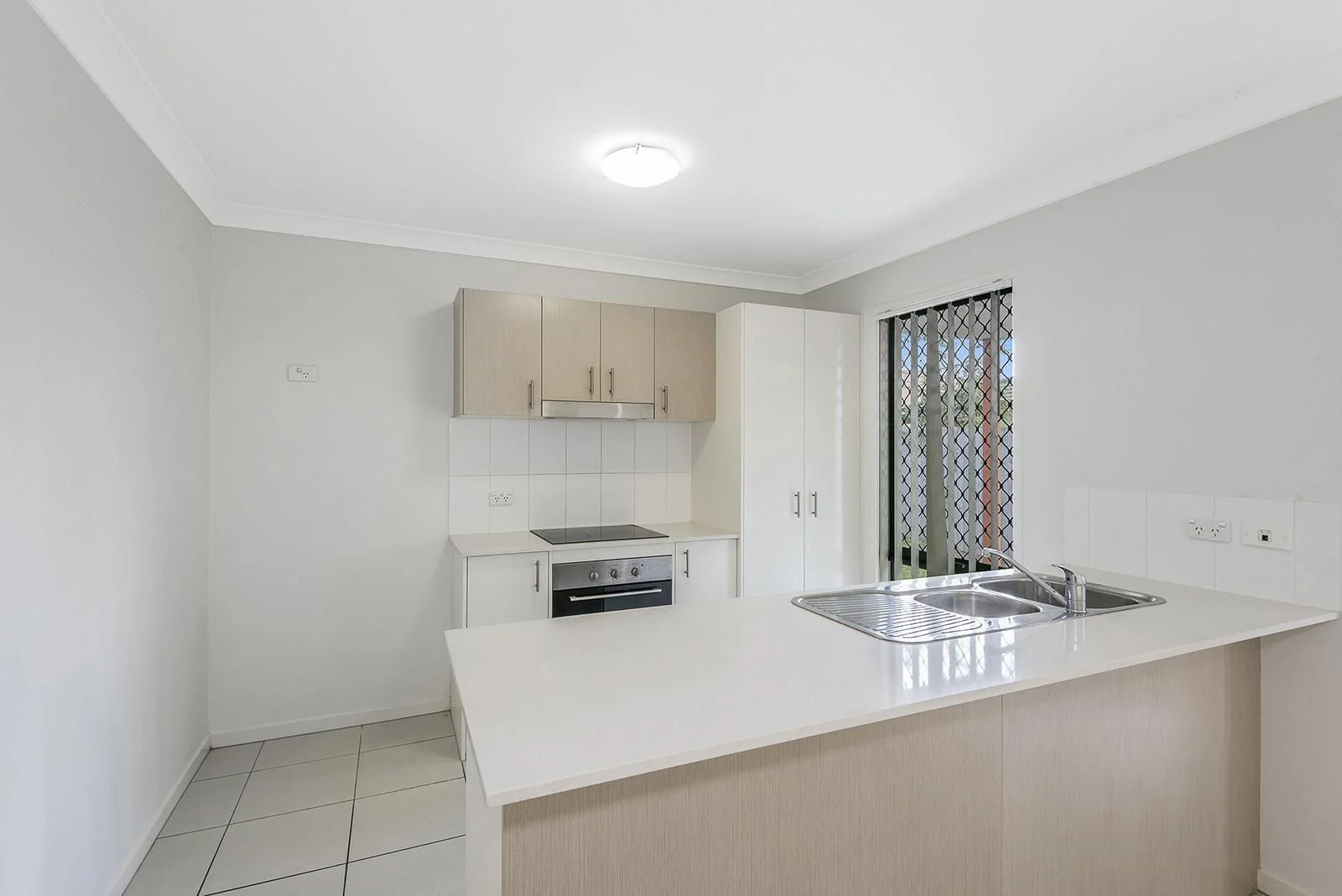 2/3a Fritz St, Loganlea QLD 4131 photo 3