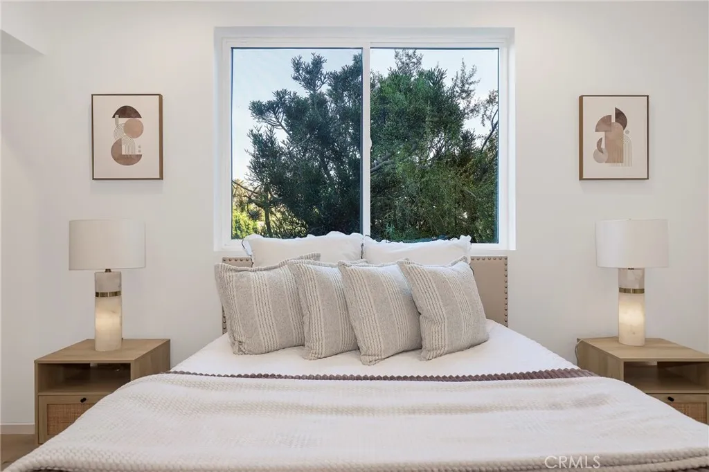Additional image 95 of 2309 Cove Avenue, Los Angeles, CA 90039