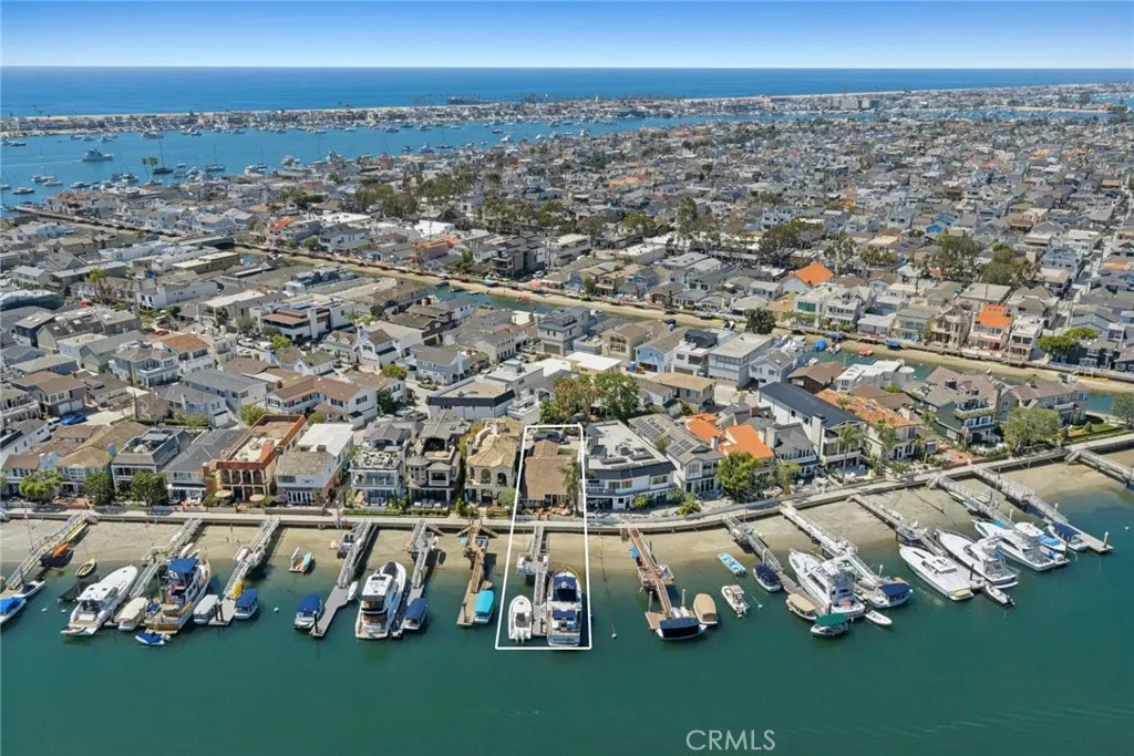 323 E Bay Front, Newport Beach, CA 92662 photo 2
