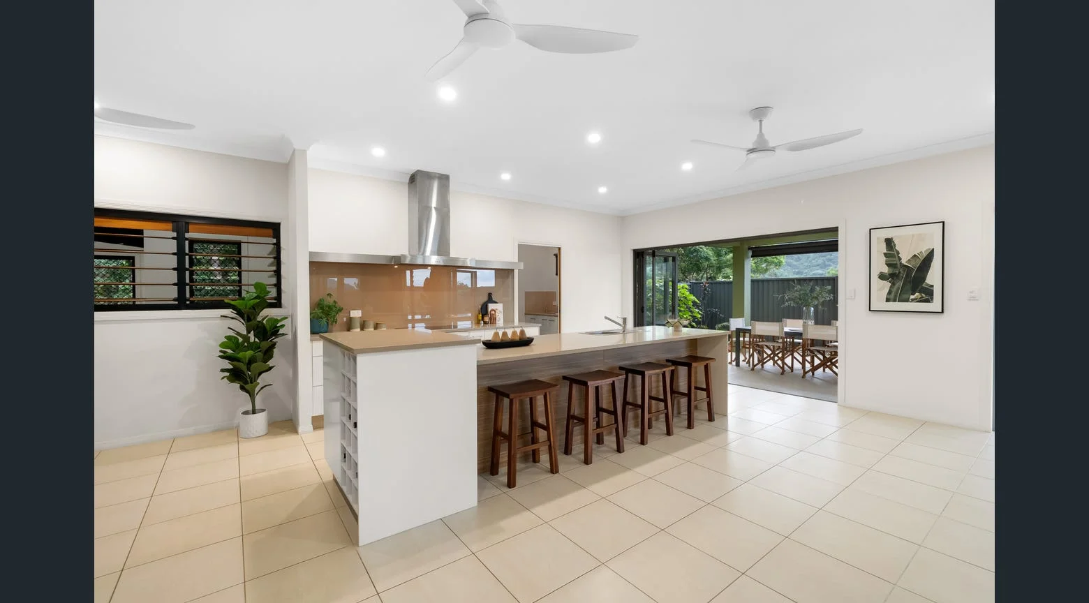 4 Mccoll Close, Redlynch QLD 4870 photo 3