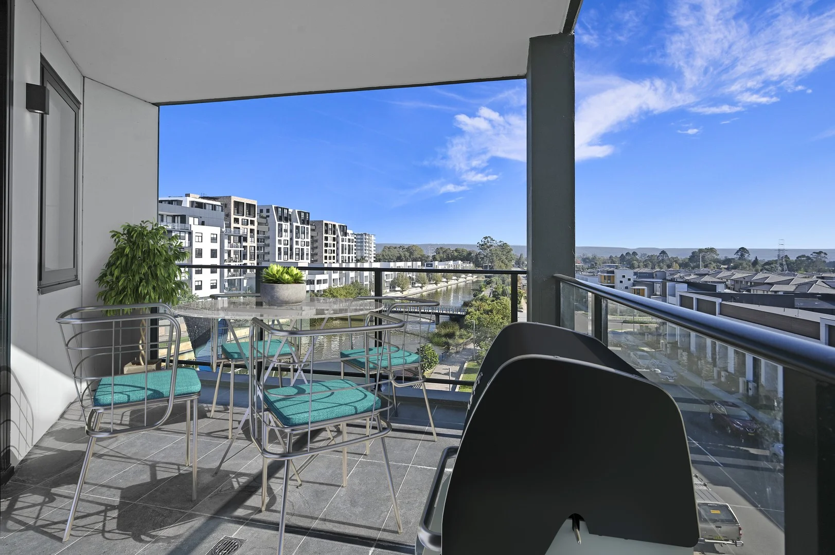 301/60 Lord Sheffield Circuit, Penrith NSW 2750 photo 3