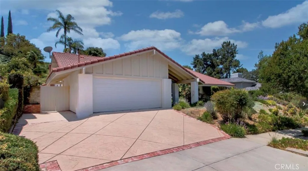 Additional image 2 of 3811 Algonaut Dr, Calabasas, CA 91302