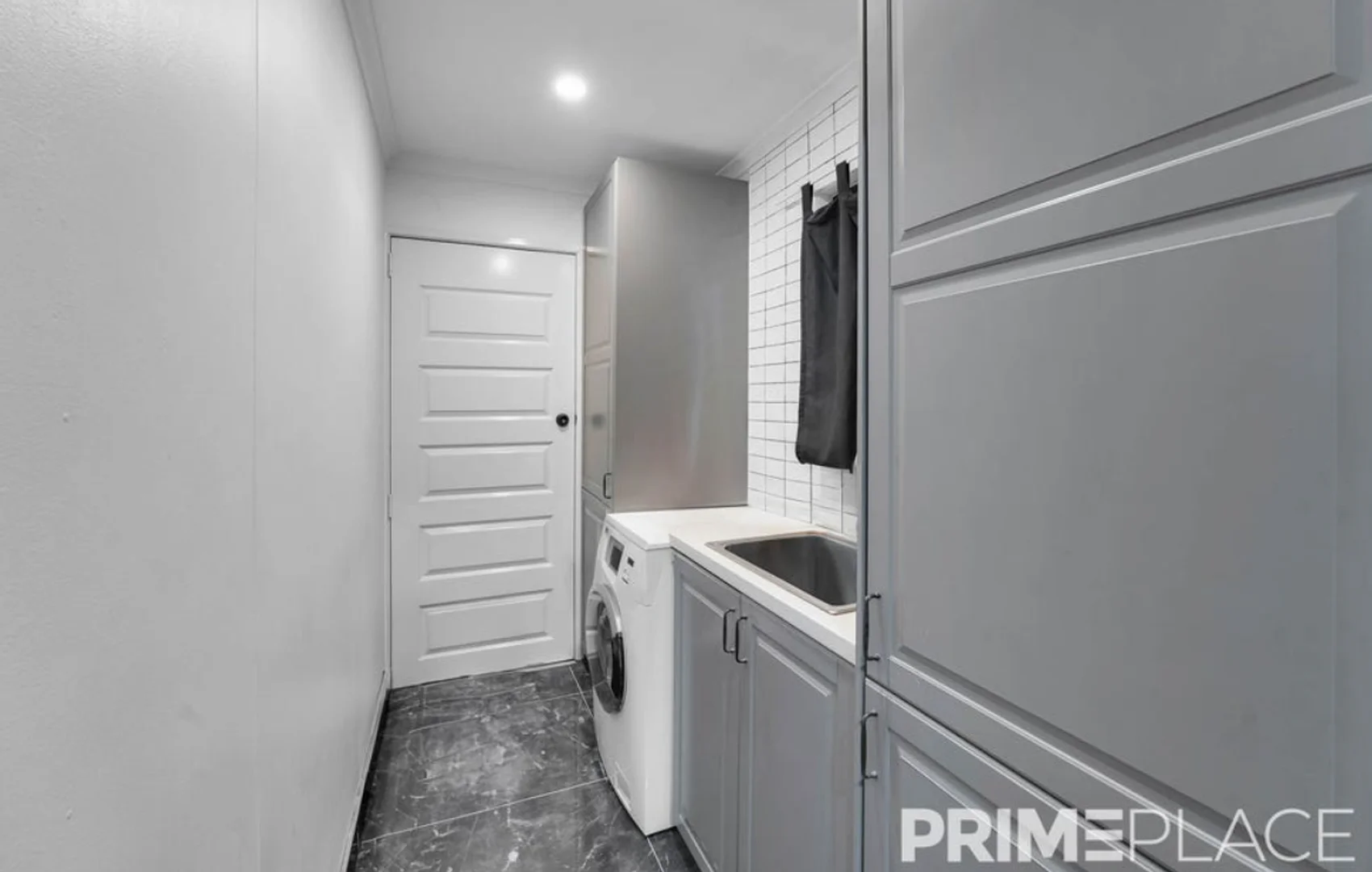 Additional image 13 of 141 Juers Street, Kingston QLD 4114