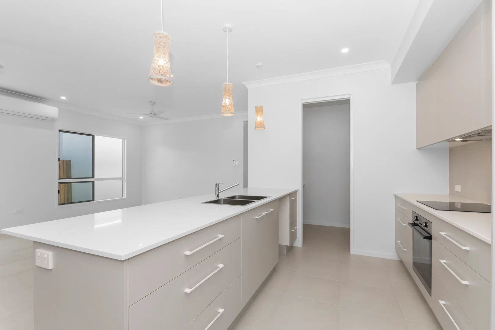 8 Ridgemount Street, Shaw QLD 4818 photo 4