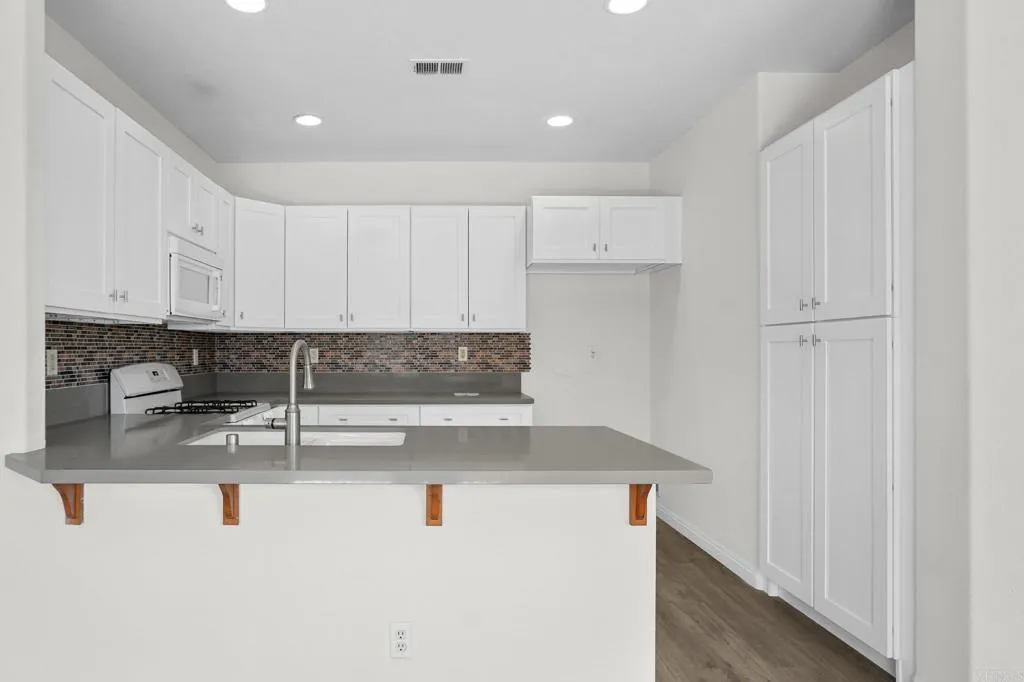 Additional image 17 of 641 Sumner Way #1, Oceanside, CA 92058
