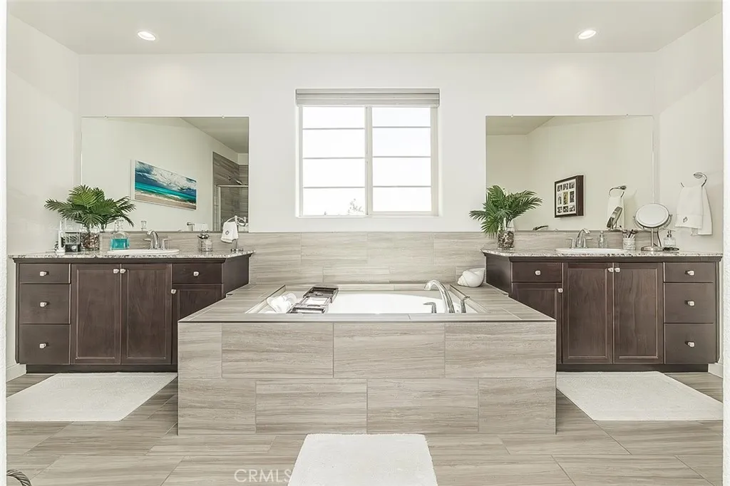 Additional image 34 of 877 Treasure Hills Dr, Madera, CA 93636